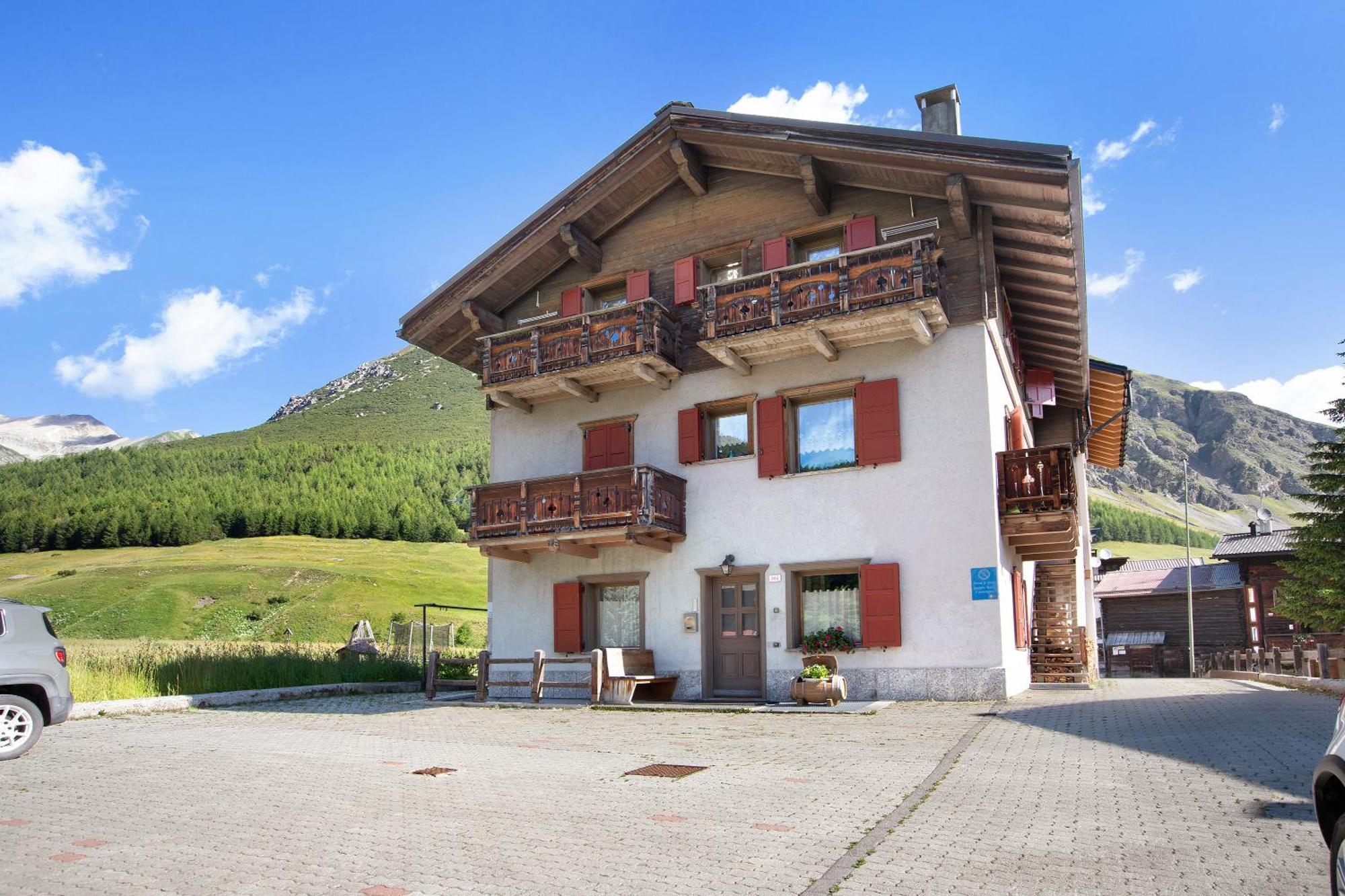 Appartamenti Lorenza 3 Baite Giotto Livigno Exterior foto